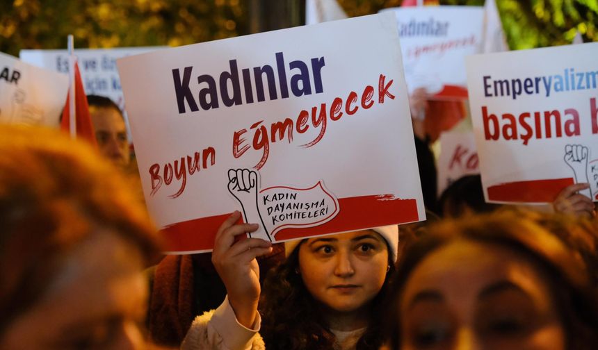 25 Kasım yaklaşırken kadınlardan mesaj: 'Şiddet sizin eseriniz'