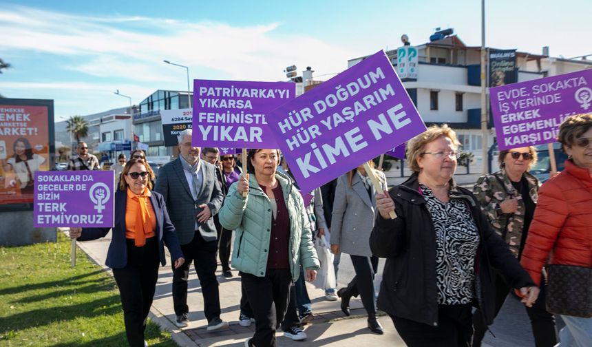 Güzelbahçe’de kadınlar 'şiddete hayır' diyerek meydanlara çıktı