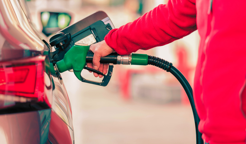 Akaryakıt çifte indirim yolda! Benzin ve motorinde fiyatlar düşecek