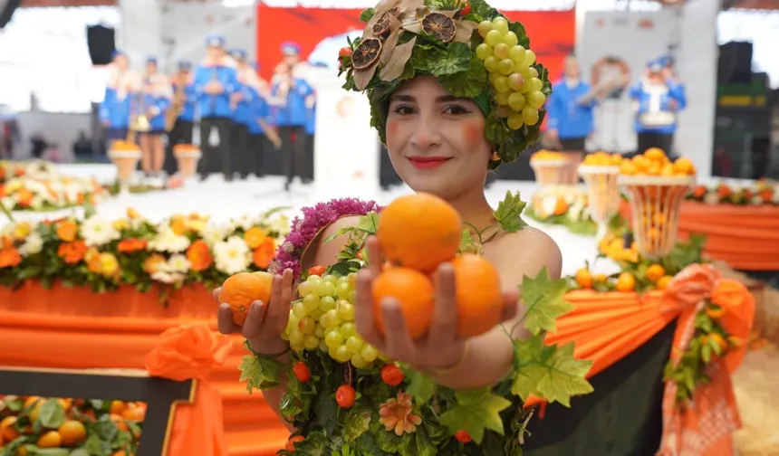 Seferihisar turuncuya bürünüyor: 25. Mandalina Şenliği için geri sayım başladı