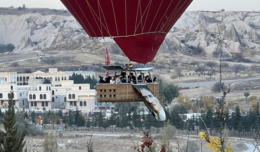 Sıcak hava balonları, Atatürk posterleri ile havalandı