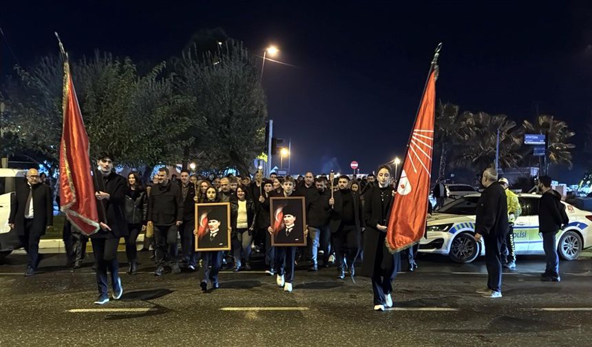 Atatürk için sessiz yürüyüş