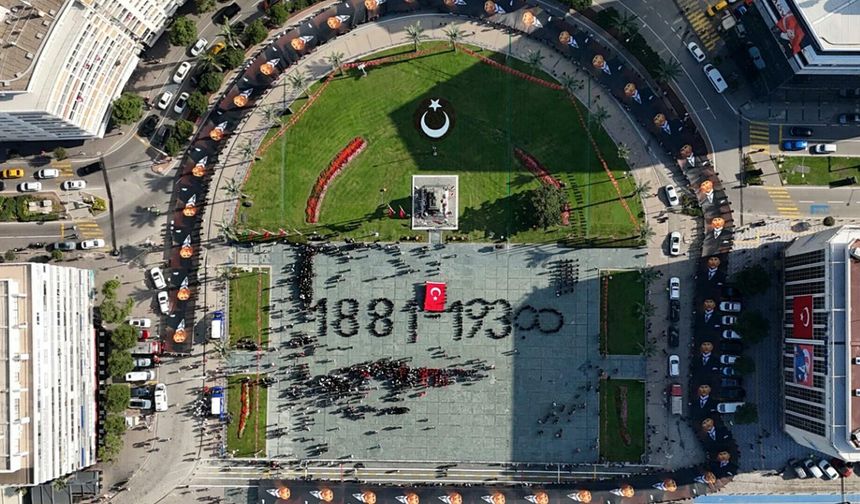 İzmir’de Ata’ya saygı: 10 Kasım'da tek yürek...