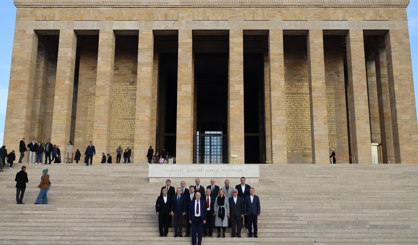 Ege Maden İhracatçıları Birliği'nden Atatürk’e anlamlı ziyaret