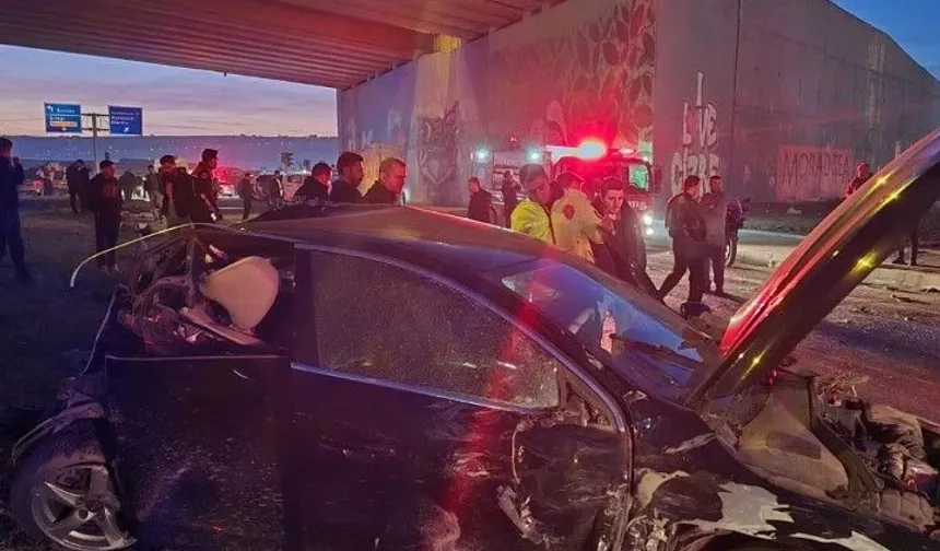 Feci kaza! Vinç 6 araca çarptı... Çok sayıda yaralı var