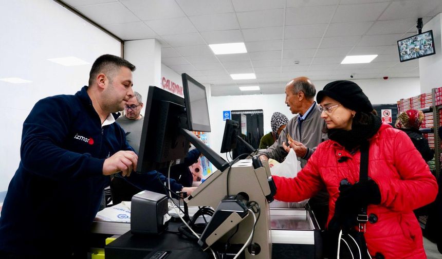Tire’ye erken yılbaşı hediyesi: İZMAR’ın bereket kapısı ilçede açıldı