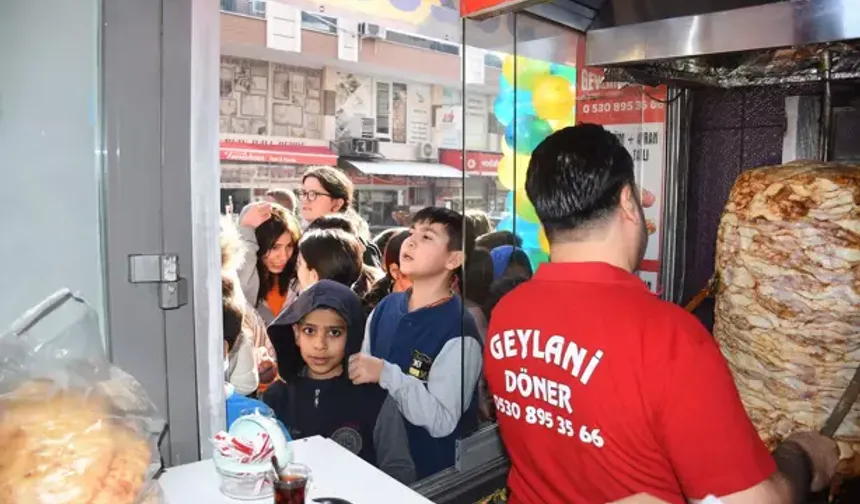 İzmirli dönerci Sadettin Saran’a verdiği sözü tuttu