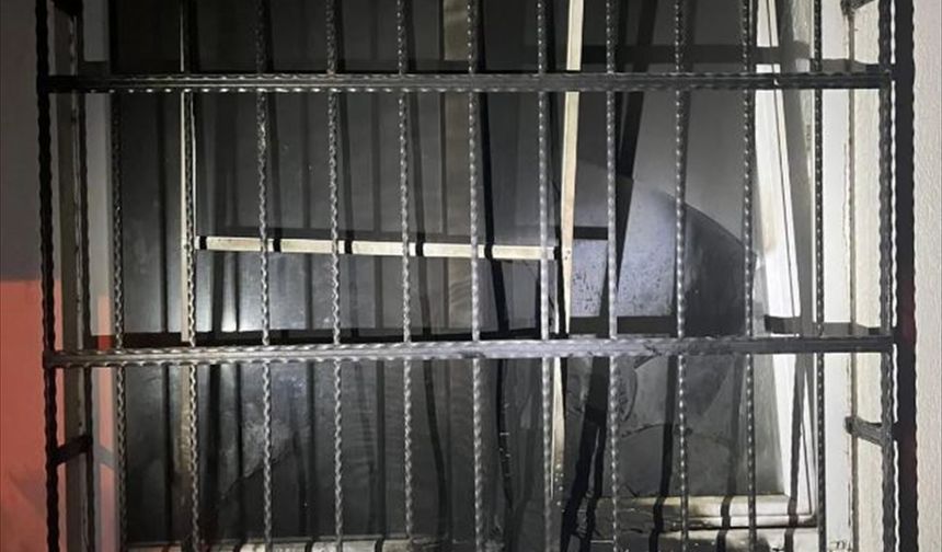 Boşanma aşamasındaki eşine şiddet: Apartmanı ateşe vermeye çalıştı