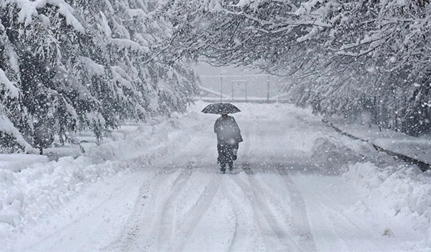 Rusya’dan Gelen Soğuk Hava Türkiye’yi Etkisi Altına Alıyor: 35 İl İçin Kar Alarmı