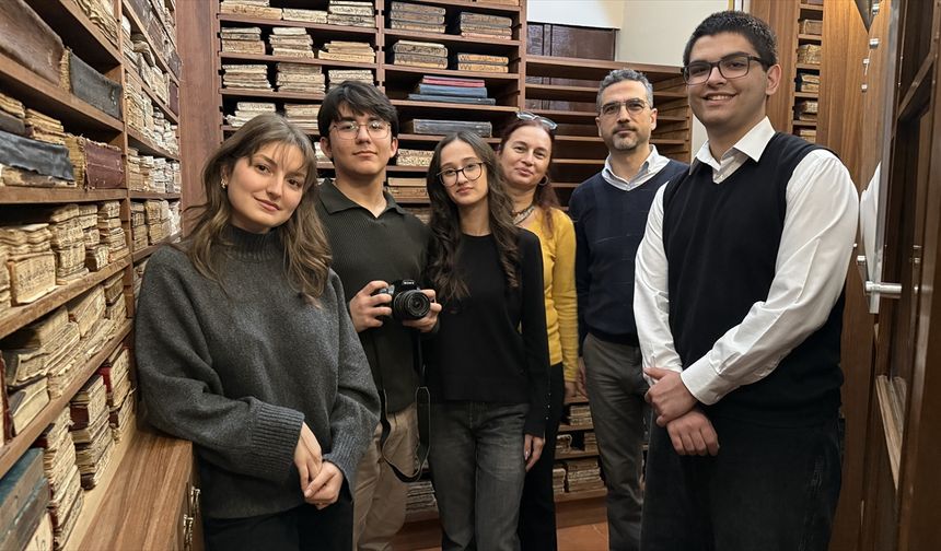 Tarihin tozlu raflarına gençlik dokunuşu: Tire’nin hazinesi Necip Paşa Kütüphanesi liselilerin kadrajında hayat buldu