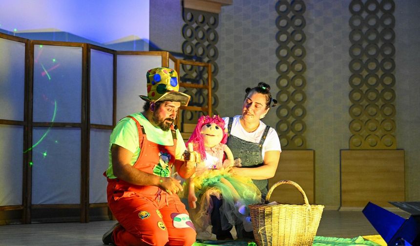 Bornova tatilde sahneye çıkıyor