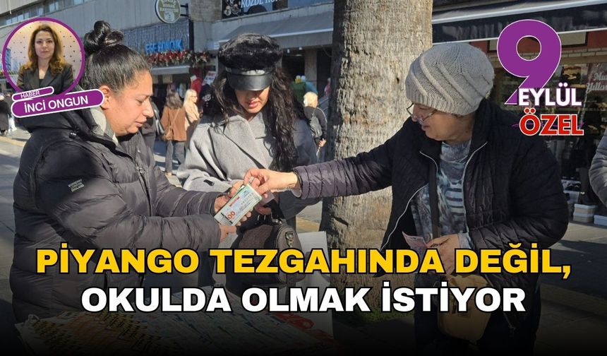 Atanamayan öğretmen, sokakta umut dağıtıyor