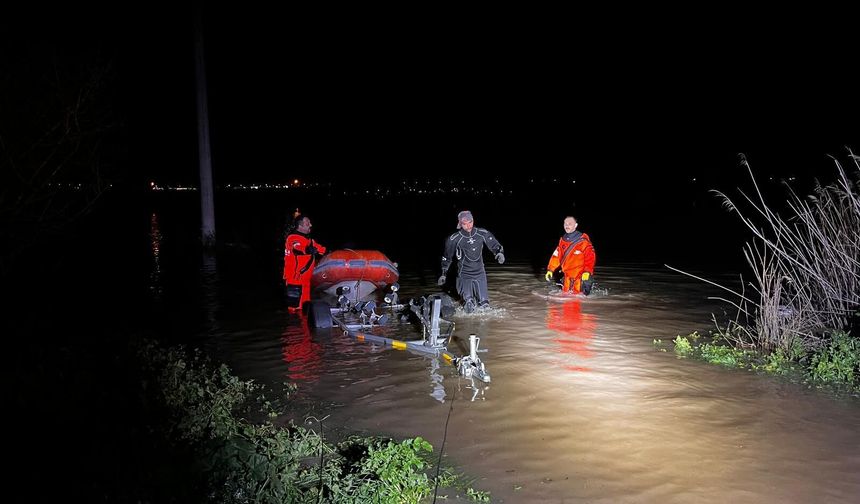 İzmir İtfaiyesi sessiz canlar için zamanla yarıştı