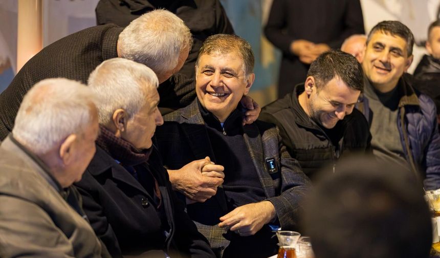 Başkan Tugay Kemalpaşa’da sahur sofrasına oturdu