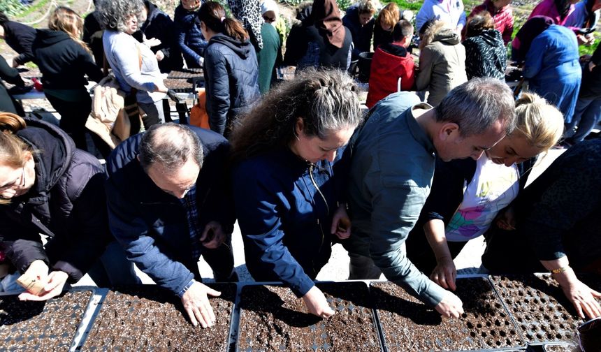 Bornova’da toprak kadınlarla canlanıyor