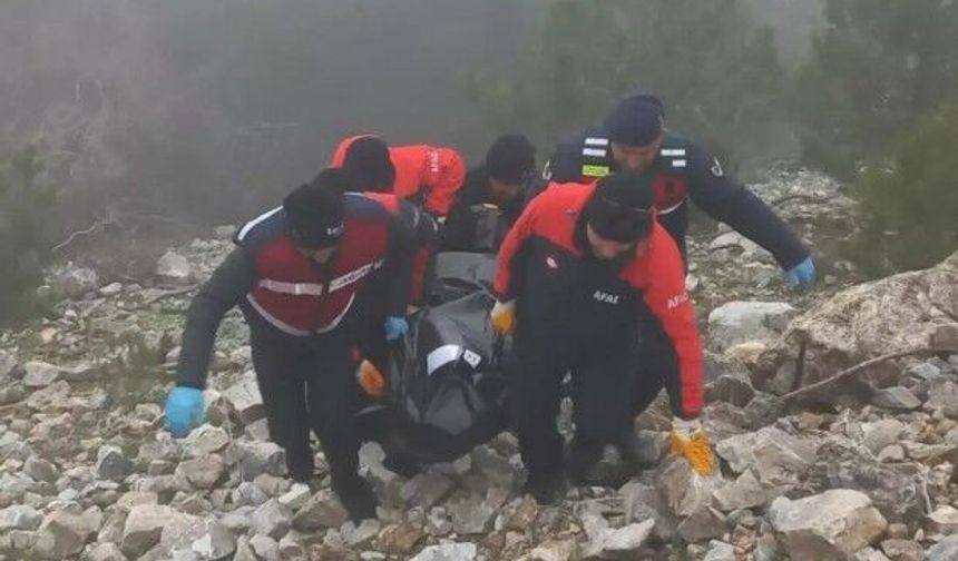 Kuşadası'nda uçurumda erkek cesedi bulundu