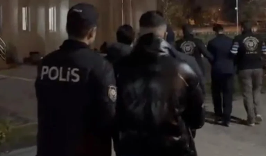 İzmir'de Erasmus öğrencilerini rehin alan sahte polisler yakalandı