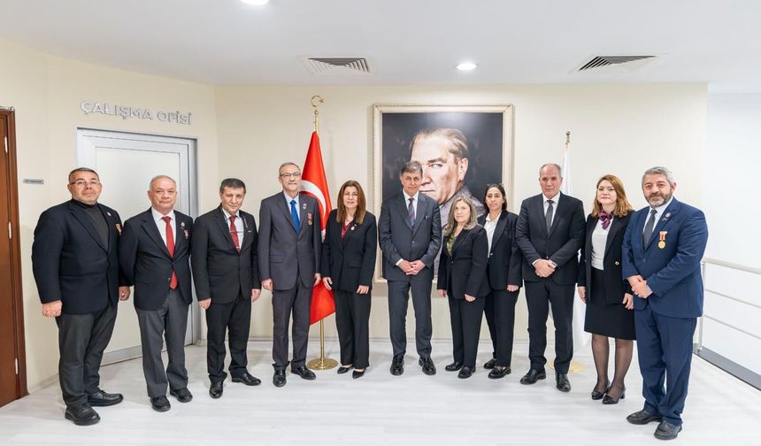 Şehit aileleri derneklerinden Başkan Tugay’a ziyaret