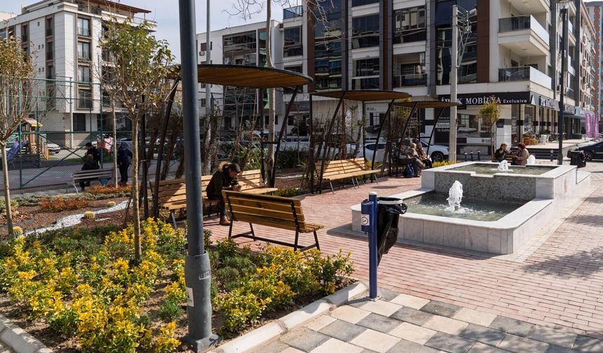 Karşıyaka'da dönüşüm tamam: Atıl alan modern parka dönüştü