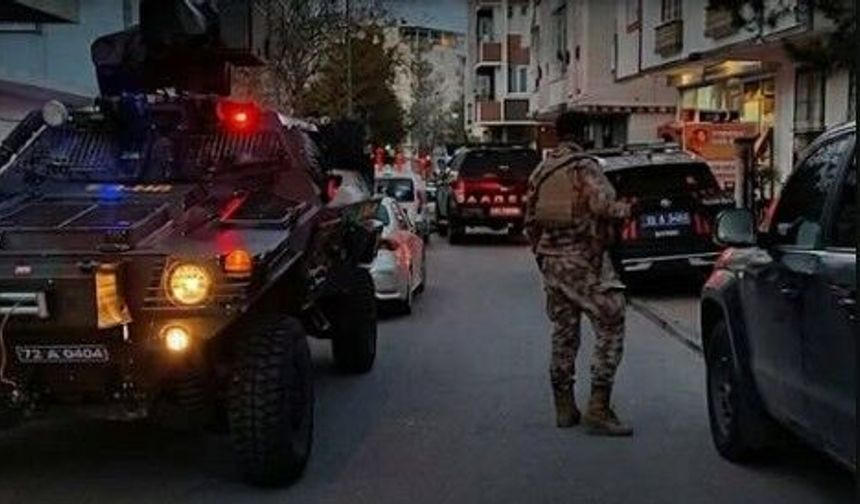 Zanlı daha 17 yaşında! Ailesini katletti