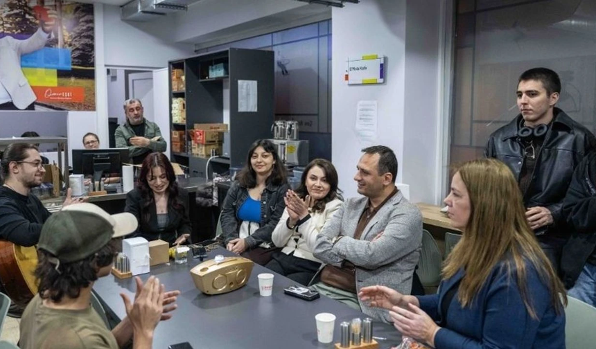 Bornova’da gençler aynı sofrada: Üniversiteliler iftarda buluştu