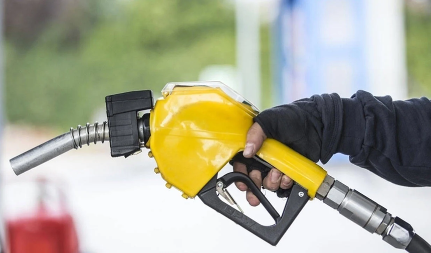 Akaryakıtta sert zam: Motorin ve benzin fiyatları yeni zirveyi gördü