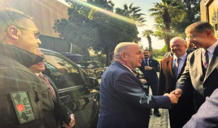 Ümit Özdağ Cemil Tugay'ı ziyaret etti