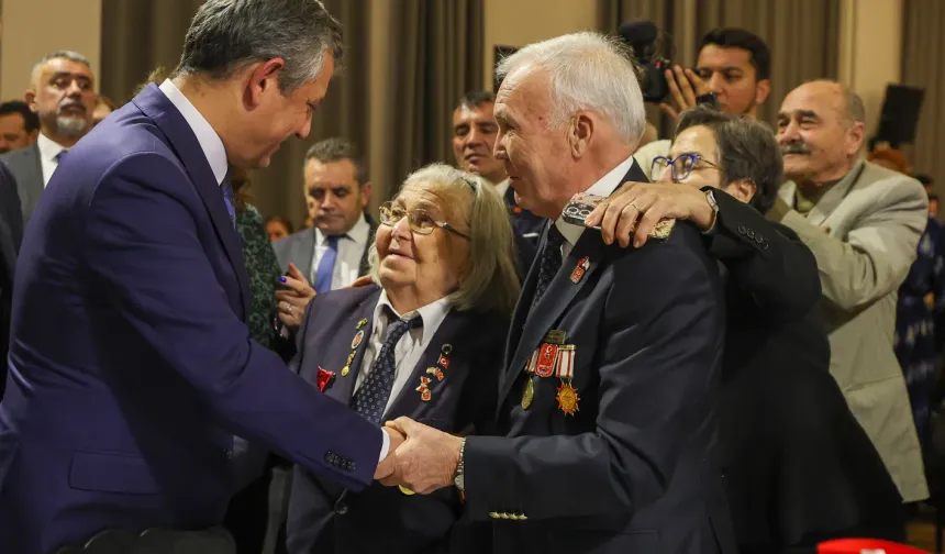 Özel şehit aileleri ve gazilerle buluştu