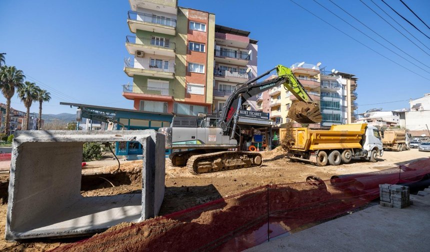 Kiraz'da taşkınlara neşter