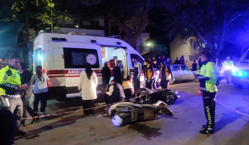 Ödemiş’te iki motosiklet kafa kafaya çarpıştı: 3 yaralı