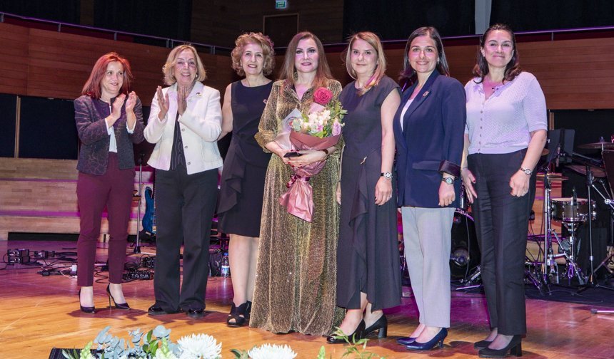 KİTVAK 30. yılını Serenad Bağcan konseriyle kutladı