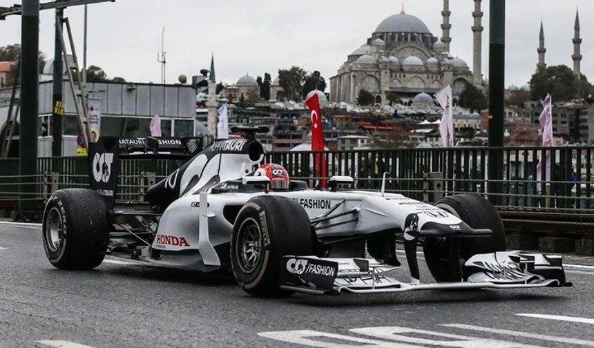 Motor sporlarında tarihi müjde: Formula 1 heyecanı beş yıl boyunca İstanbul Park'ta yaşanacak