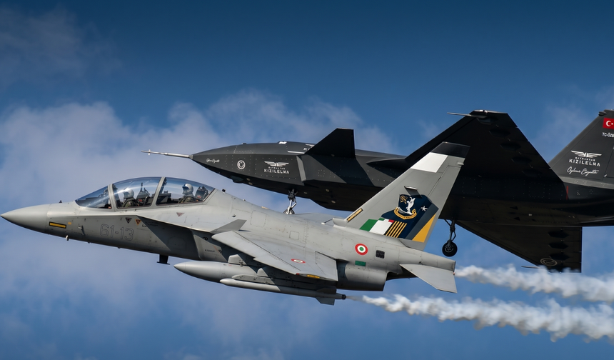 Kızılelma ve İtalyan M-346'dan Havada Tarihi Test Başarısı