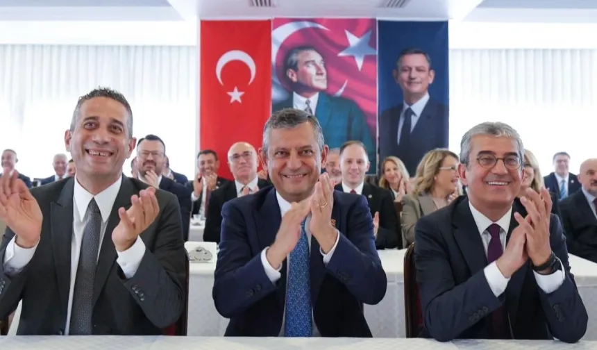 Yeni Parti'ye 8 günde 293 milyon lira