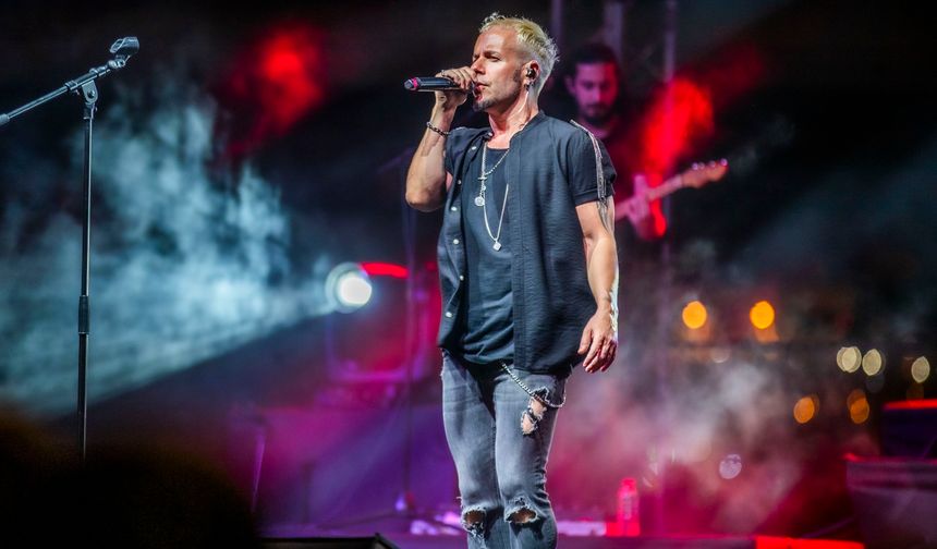 Emre Aydın: “Müzik hayatım İzmir'de başladı”