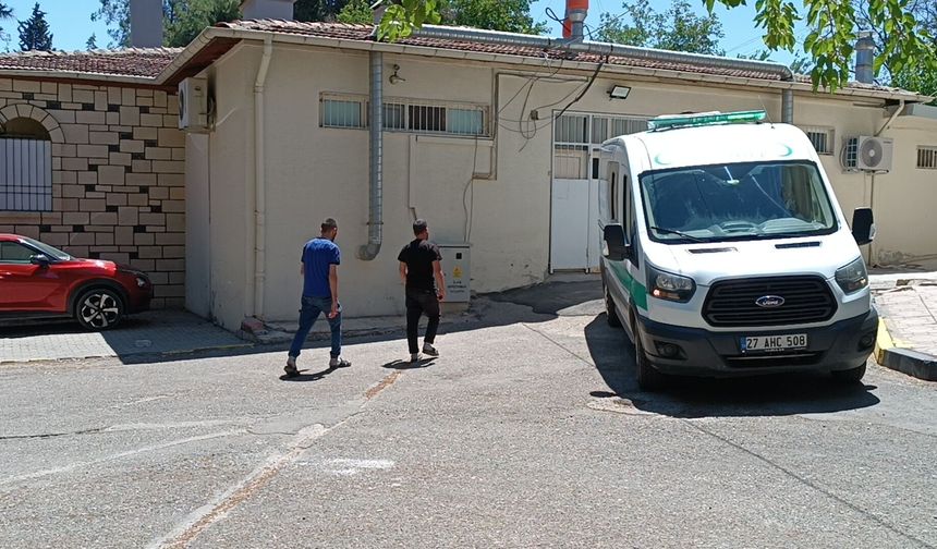 Gaziantep’te iki otomobil çarpıştı: 3 ölü, 3 yaralı