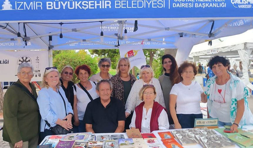 Aktivist kadınlardan İzmir Gazeteciler Cemiyeti'ne anlamlı ziyaret