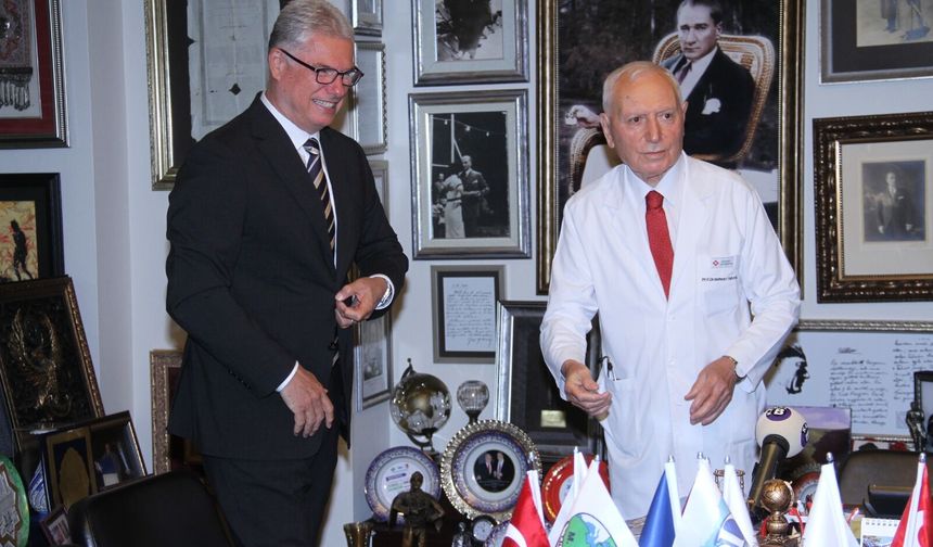 Mudanya Mütarekesi Barış Yolu Ödülü Prof. Dr. Mehmet Haberal’a verildi