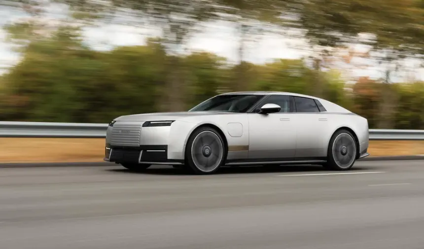 Jaguar'ın Yeni Elektrikli Canavarı: 2028 Type 01 Tanıtıldı
