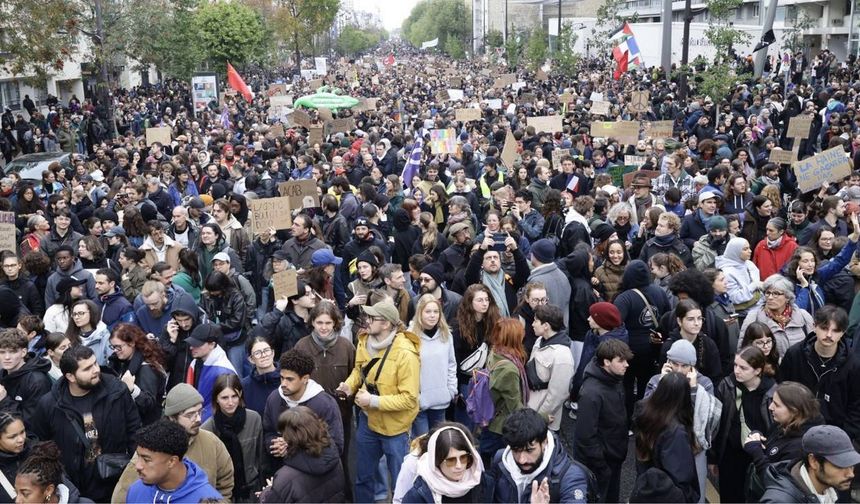 Paris'te protestolara karşı yeni karar: Hafta sonu kısmi sokağa çıkma yasağı!