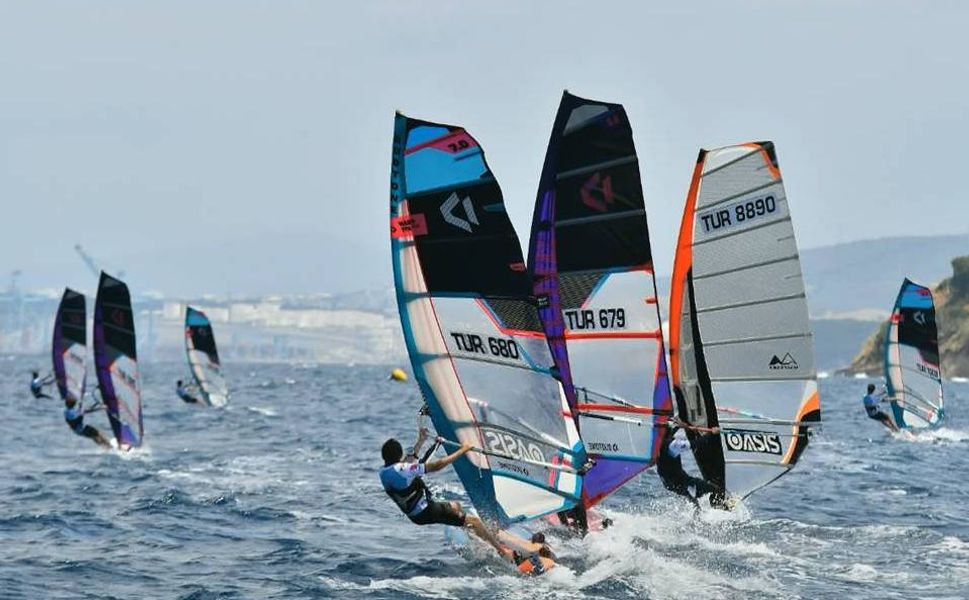 Rüzgar Sörfü Türkiye Şampiyonası Foça'dan başlıyor