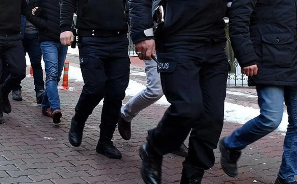 İzmir'de dört hırsızlık şüphelisi yakalandı