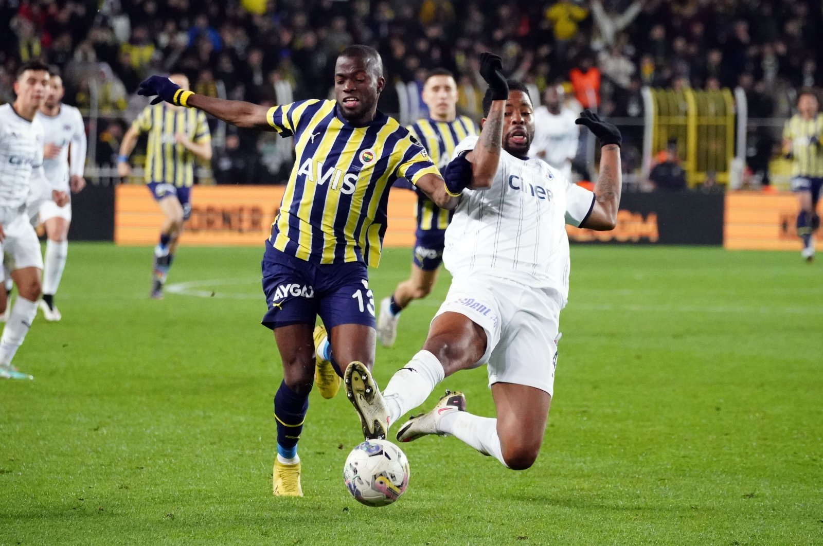 Ölümcül Valencia, Fenerbahçe'nin 5-1'lik galibiyetinde Kasımpaşa'yı çok iyi vurdu