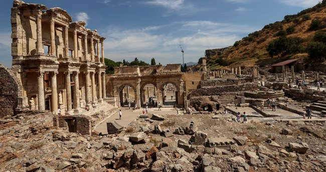 Efes Antik Kenti’ne nasıl gidilir?
