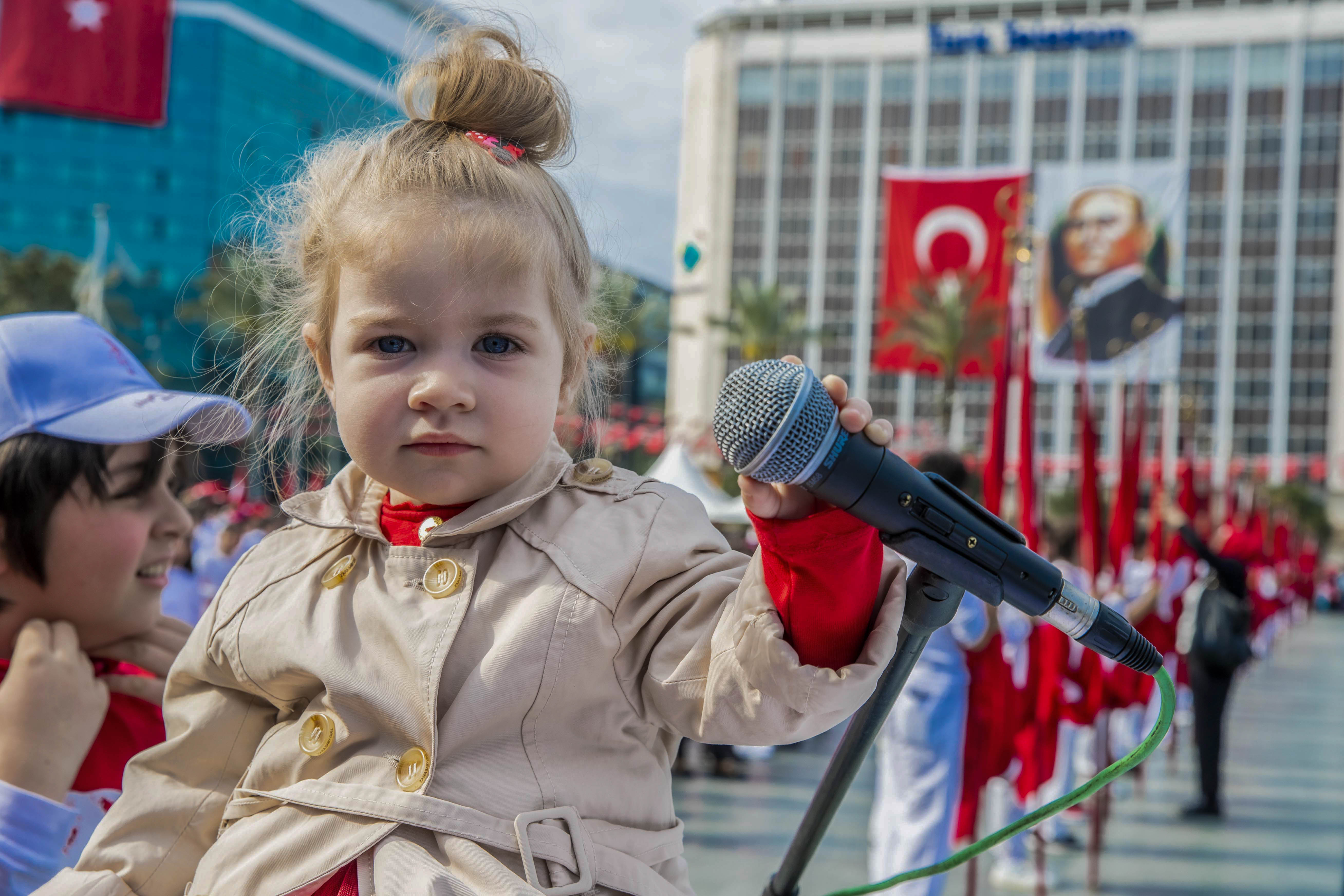 İzmir'de 23 Nisan coşkusu