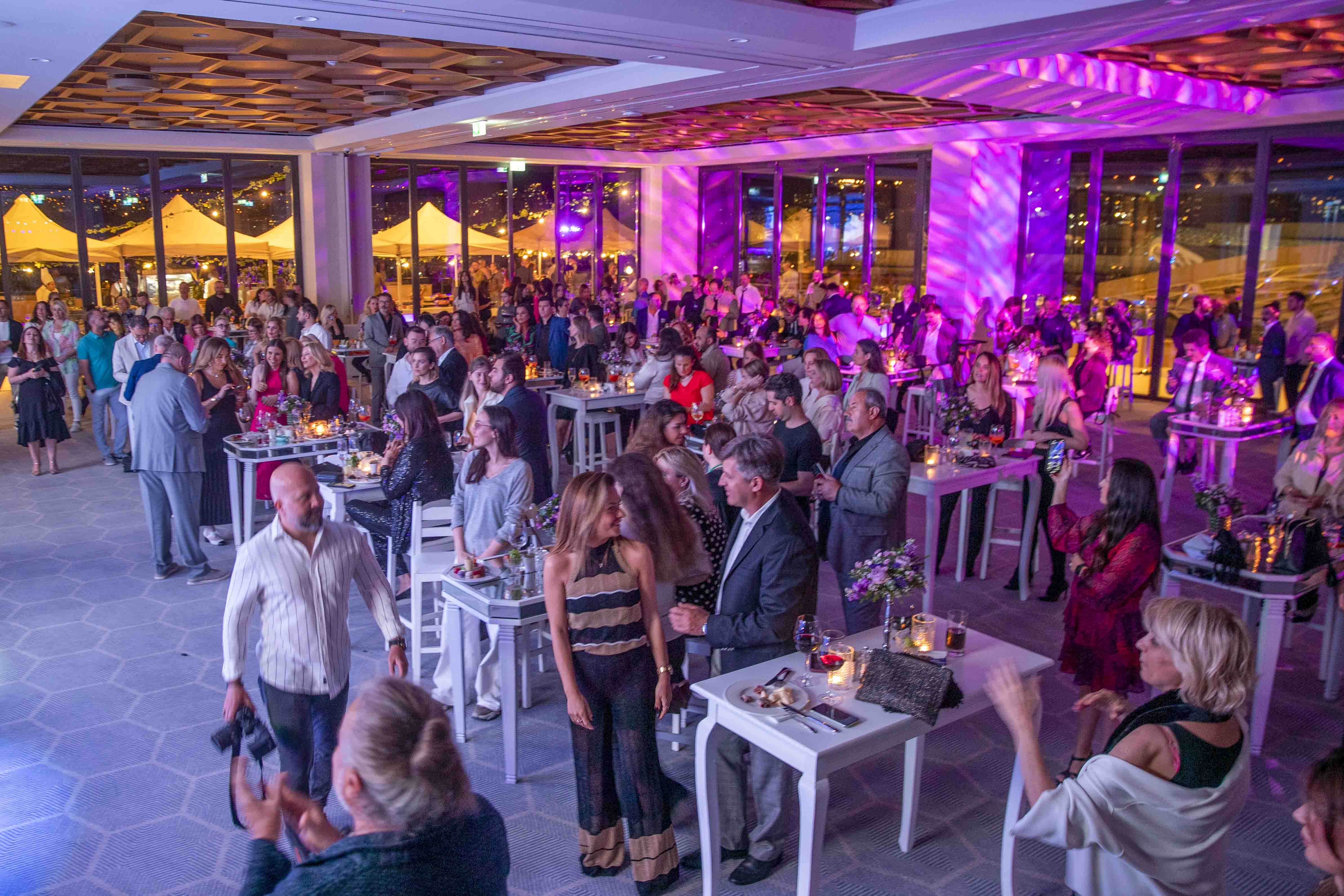 Cemiyet hayatı Hyatt Regency partisinde buluştu