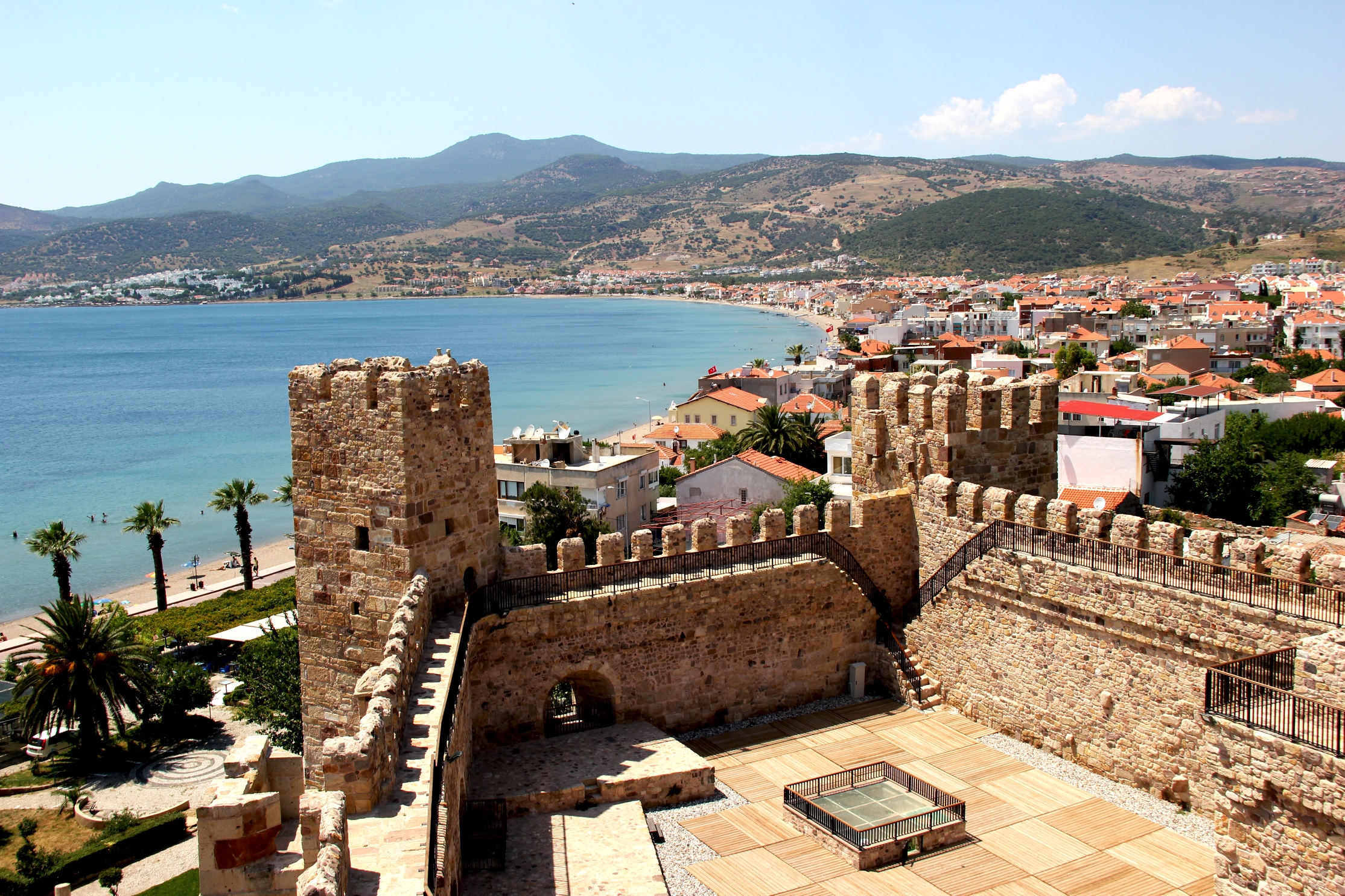 candarli-kalesi-5_836-293