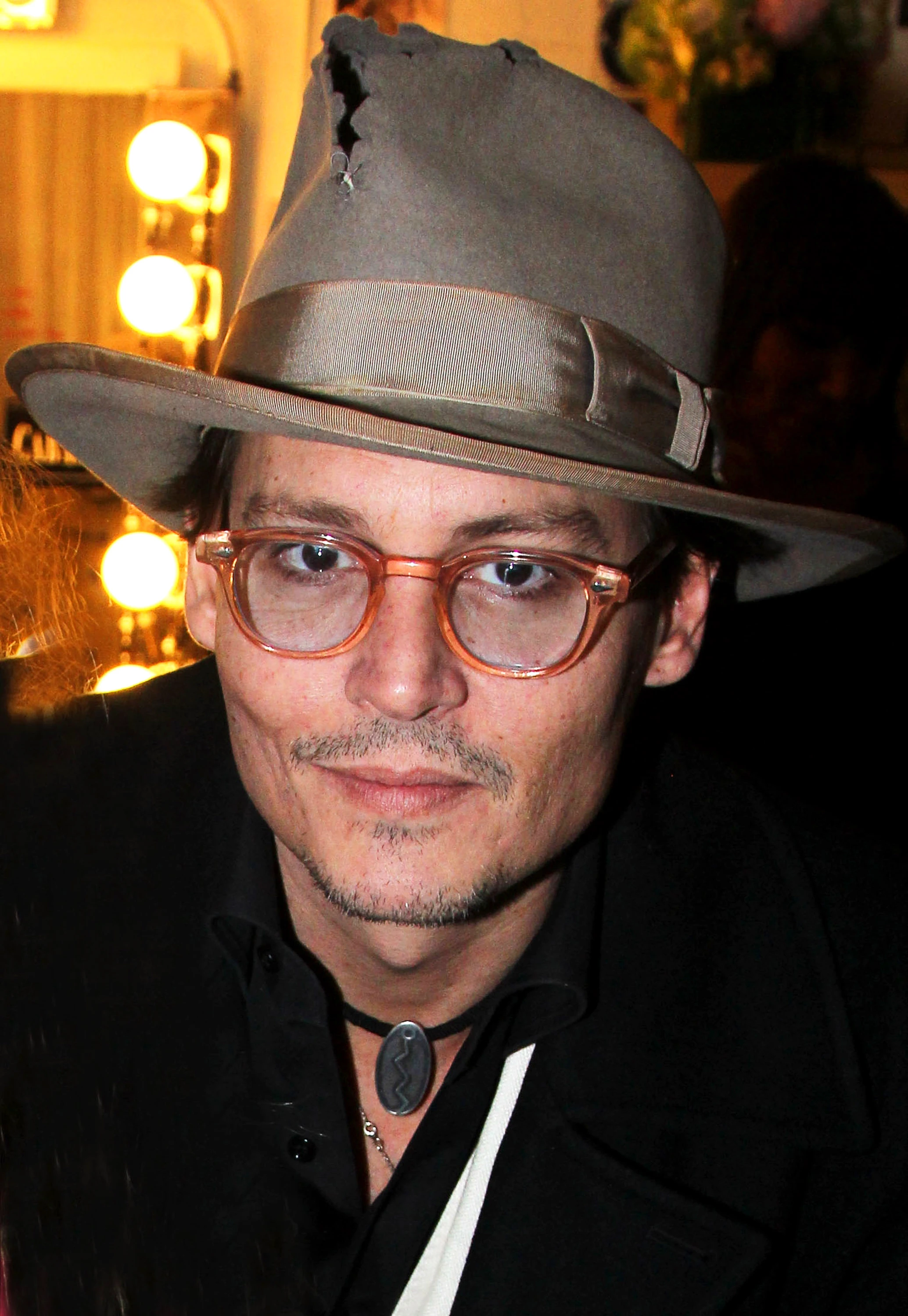 Johnny Depp otelde baygın bulundu! Johnny Depp öldü mü, intihar mı etti? Johnny Depp intihar iddiası2