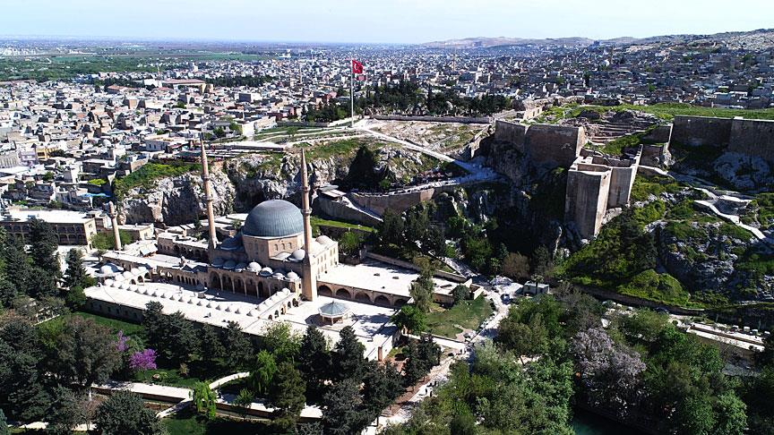 izmir-sanliurfa-arasi-kac-km-kac-saat