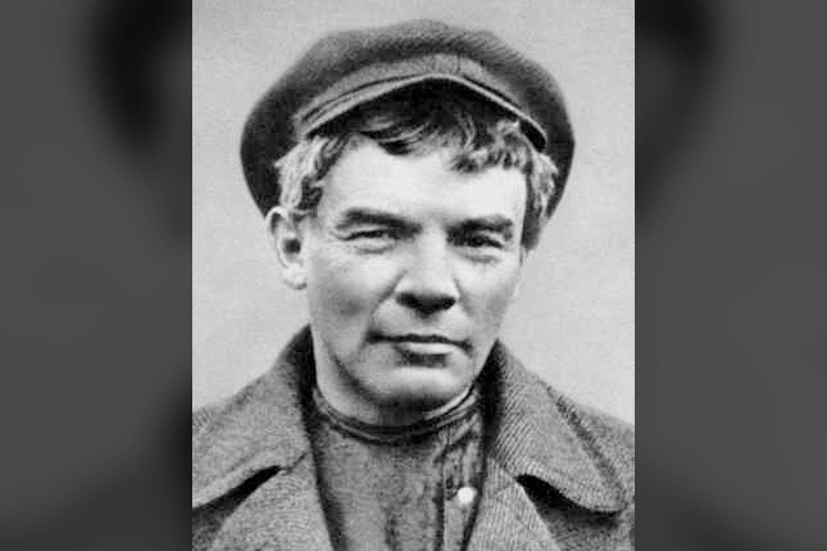 Lenin kimdir? Lenin kimdir neler yapmıştır? Lenin kimi devirdi? Lenin den sonra iktidara kim geldi?-1